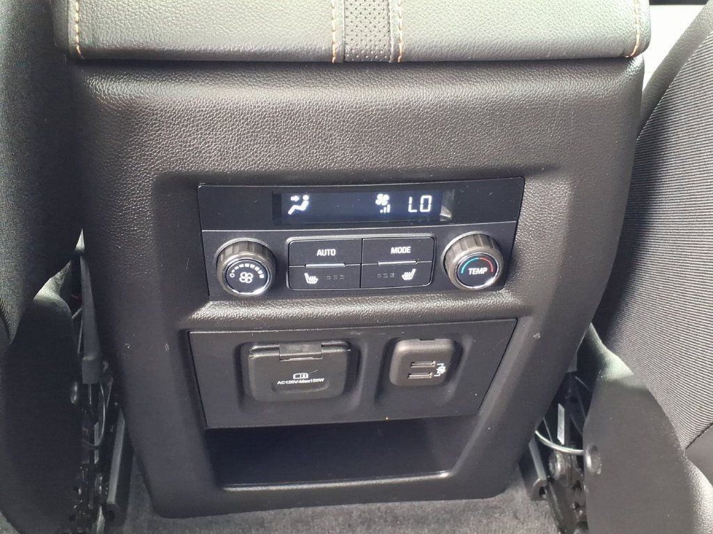 Used 2020 Chevrolet Traverse Premier w/ LPO, Blackout Package FWD image 19