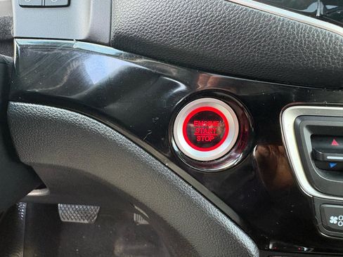 Used 2019 Honda Pilot Touring image 31