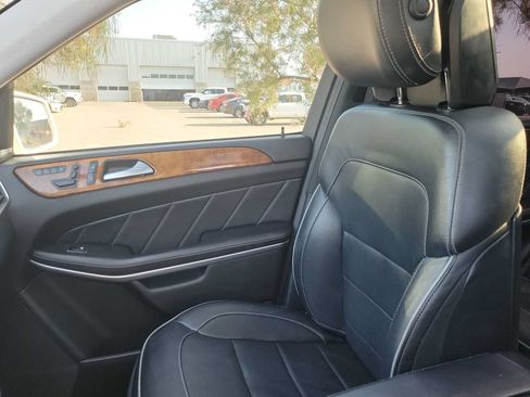 Used 2013 Mercedes-Benz GL 550 4MATIC image 18