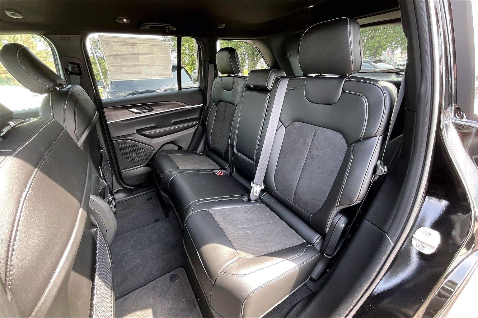 New 2026 Jeep Grand Cherokee Altitude AWD/4WD image 14