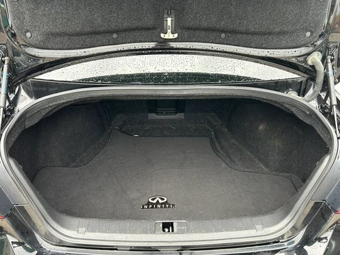 Used 2017 INFINITI Q70 3.7 AWD/4WD image 29