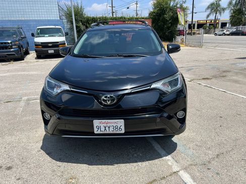 Used 2018 Toyota RAV4 XLE FWD image 2