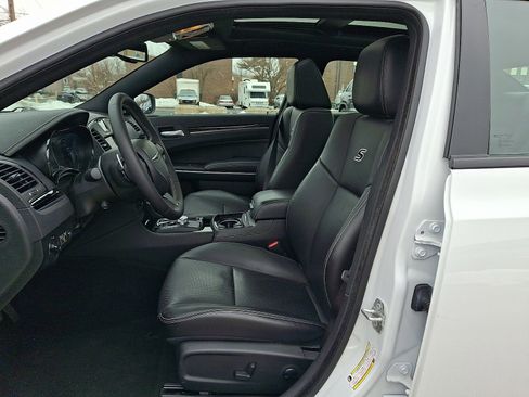 Used 2023 Chrysler 300 S w/ Comfort Group image 13