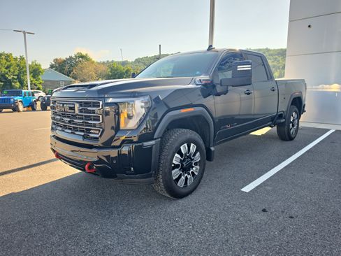Used 2025 GMC Sierra 2500 AT4 AWD/4WD image 8