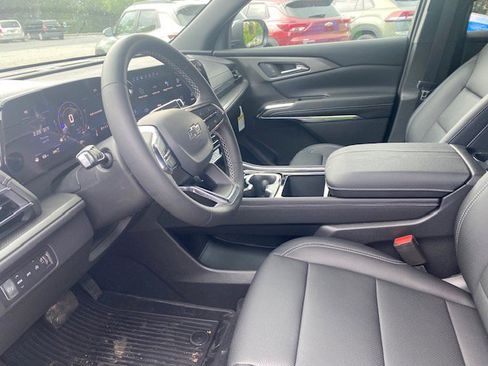 New 2025 Chevrolet Traverse LT w/ Midnight/Sport Edition image 9