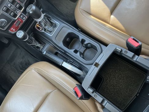 Used 2021 Jeep Gladiator Rubicon AWD/4WD image 24