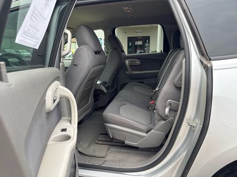 Used 2012 Chevrolet Traverse LS FWD image 11