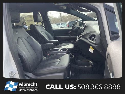 New 2026 Chrysler Pacifica Select w/ S Appearance Package AWD/4WD image 17