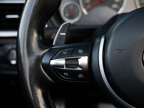 Used 2016 BMW M4 Convertible image 27