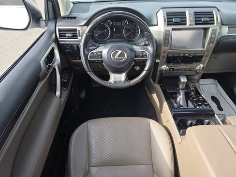 Certified 2020 Lexus GX 460 Luxury w/ Accessory Package image 2
