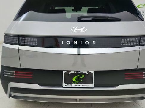 Used 2025 Hyundai Ioniq 5 SE RWD image 12