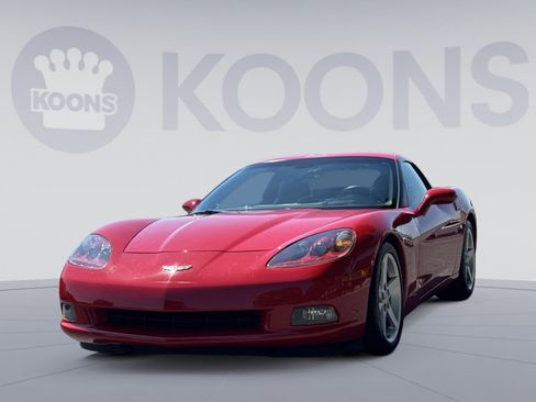 Used 2005 Chevrolet Corvette Coupe w/ Preferred Equipment Group RWD image 1