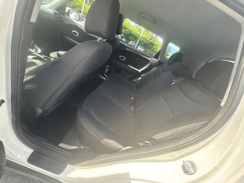 Used 2019 Kia Soul w/ Convenience Package FWD image 7