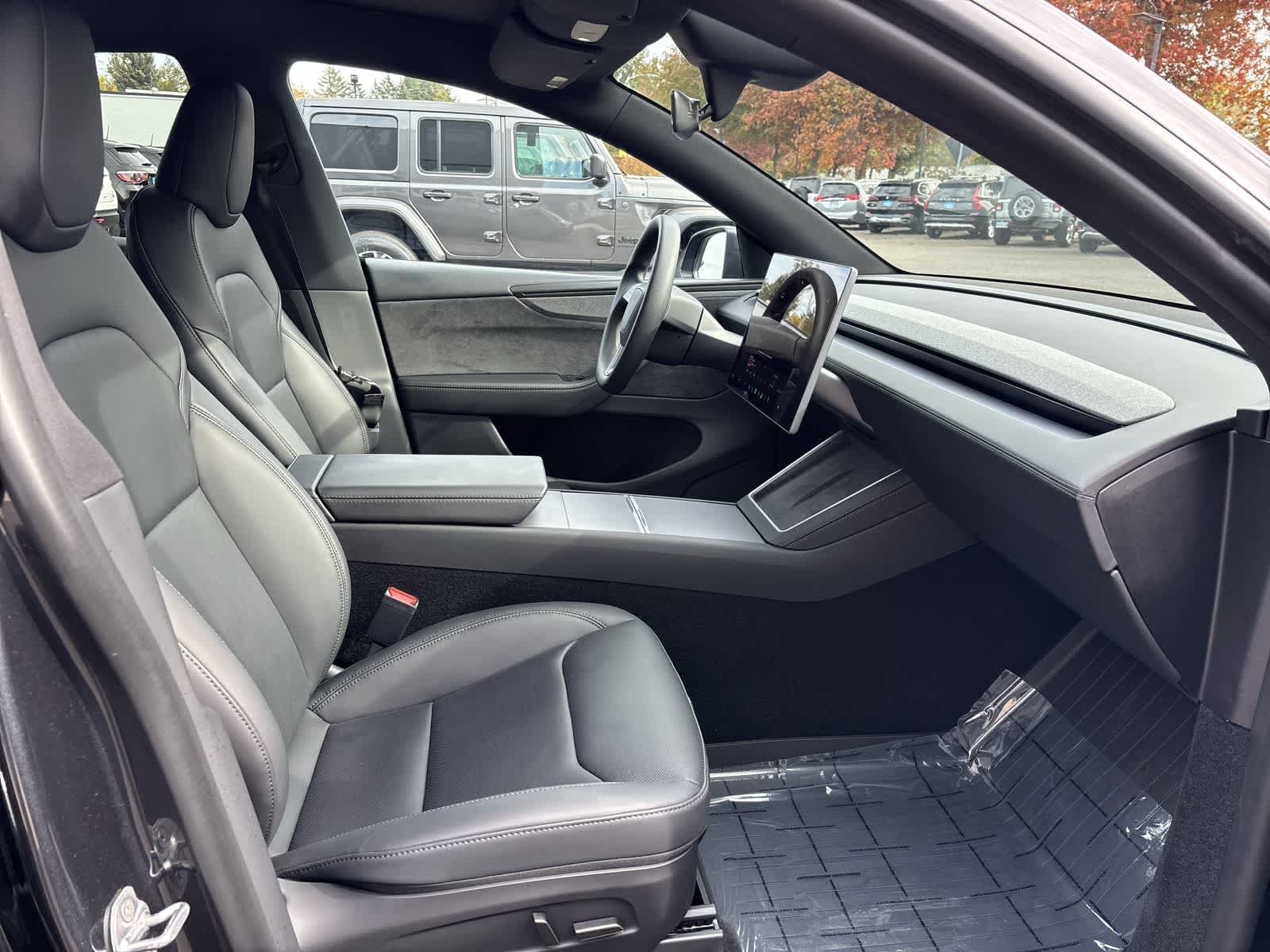 Used 2026 Tesla Model Y AWD image 6