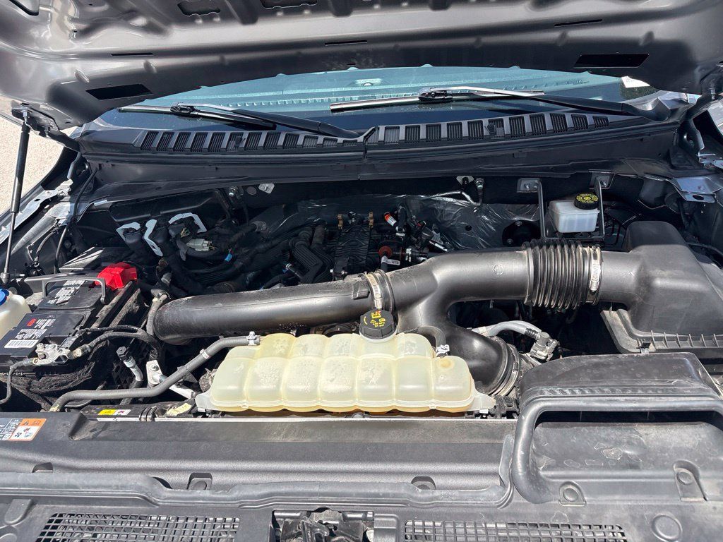 Used 2024 Ford Expedition XLT RWD image 11