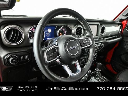 Used 2020 Jeep Wrangler Unlimited Sahara image 4