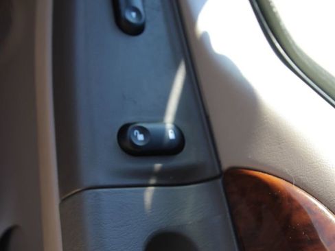 Used 2004 Ford F250 Lariat image 22