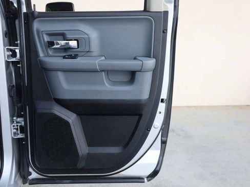 Used 2015 RAM 1500 Classic SLT RWD image 20