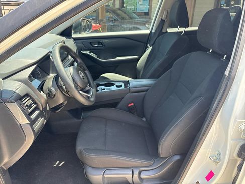 Used 2024 Nissan Rogue S AWD/4WD image 9