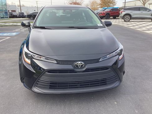 Used 2025 Toyota Corolla LE image 6