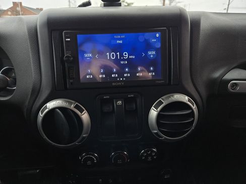 Used 2022 Toyota Corolla XSE image 13