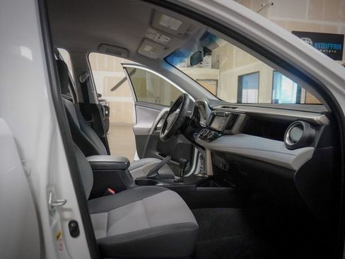 Used 2014 Toyota RAV4 LE AWD/4WD image 10