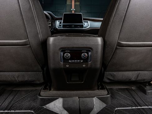 Used 2021 Chevrolet Suburban LT AWD/4WD image 29