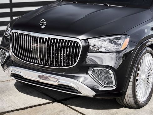 Used 2024 Mercedes-Benz Maybach GLS 600 Maybach GLS 600 image 6