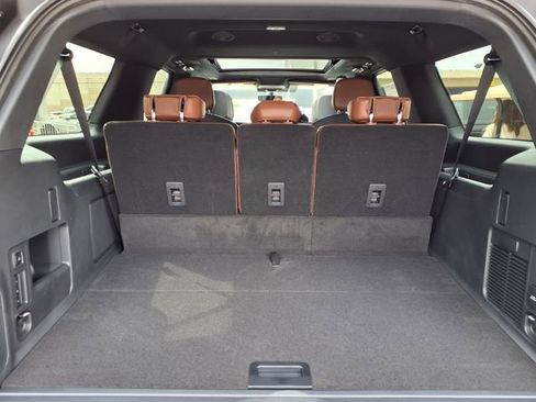 New 2026 Lincoln Navigator L Reserve AWD/4WD image 9