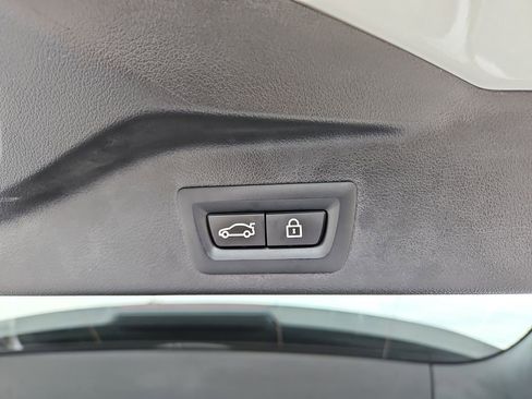 Used 2023 BMW X5 xDrive40i w/ Executive Package image 38