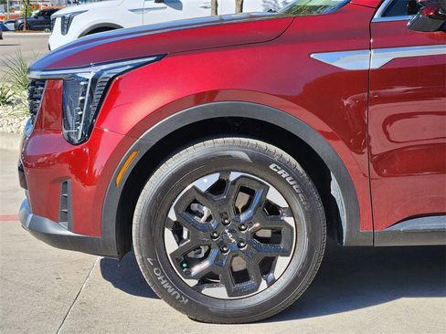 New 2025 Kia Sorento S image 5