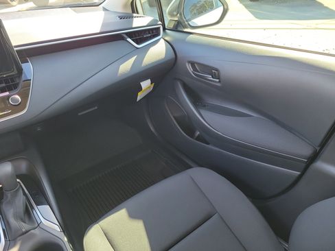 Used 2025 Toyota Corolla LE image 18