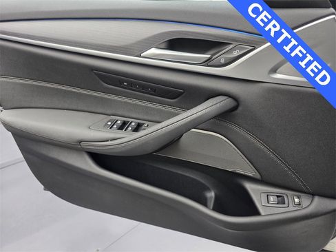 Certified 2023 BMW 530e xDrive w/ Premium Package image 29