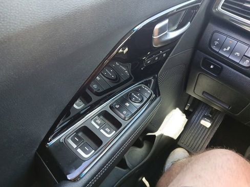 Used 2019 Kia Niro Touring image 21