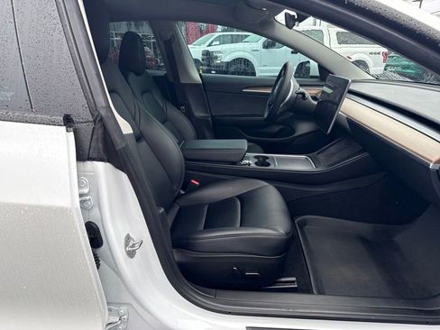 Used 2023 Tesla Model 3 Standard Range image 10