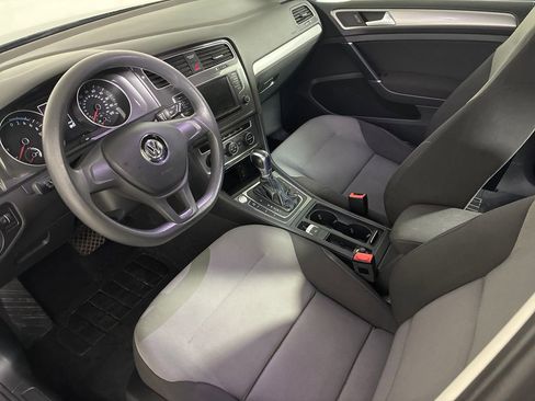 Used 2016 Volkswagen e-Golf SE w/ DC Fast Charging Package image 19