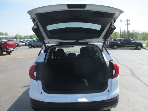 Used 2020 GMC Terrain SLE w/ Driver Convenience Package image 7