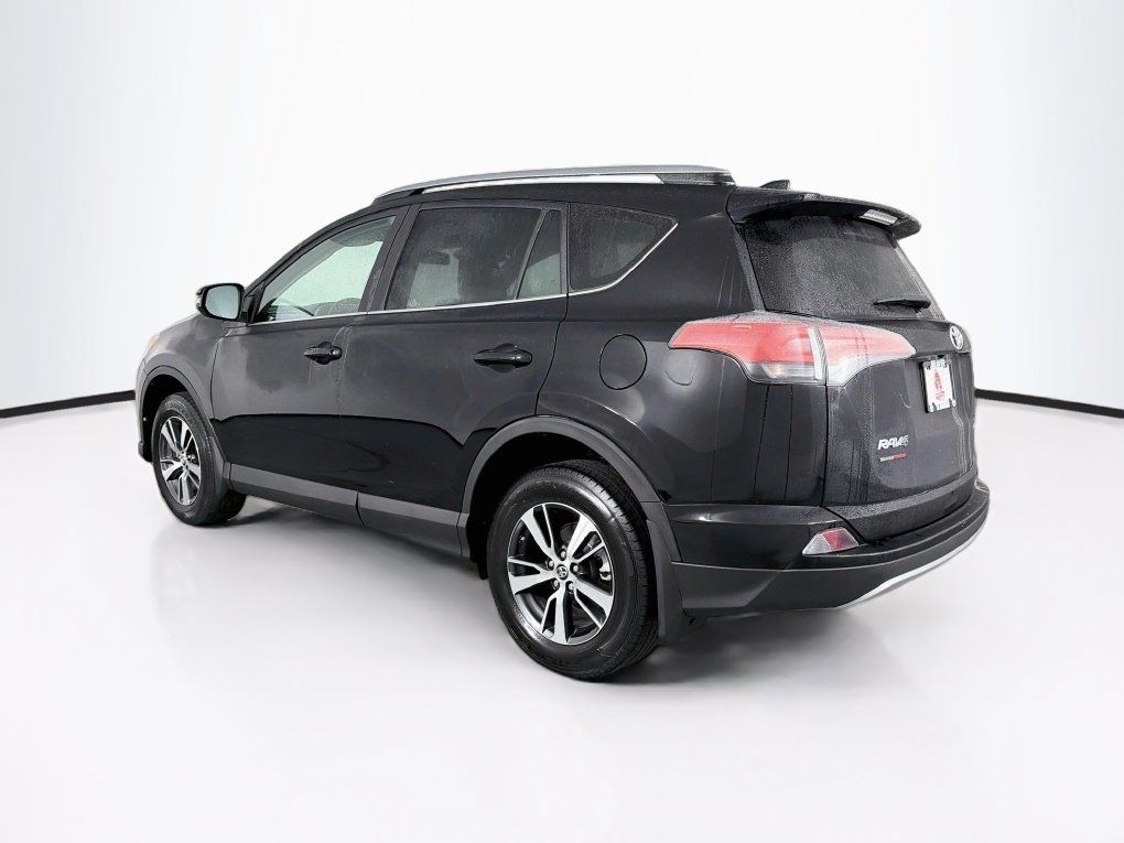 Used 2017 Toyota RAV4 XLE w/ Plus Extra Value Package AWD/4WD image 7