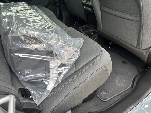 New 2025 Jeep Gladiator Sport image 26