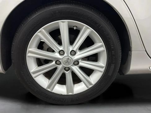 Used 2013 Toyota Camry XLE w/ Leather Pkg FWD image 28