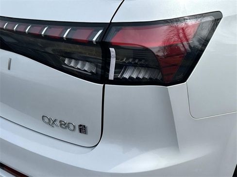 Used 2025 INFINITI QX80 Luxe image 12