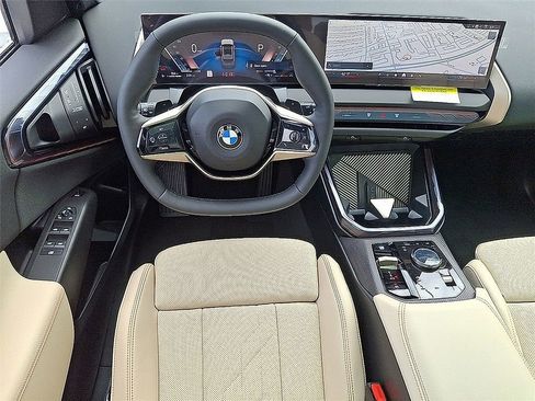 Used 2025 BMW X3 xDrive30i w/ Premium Package image 3