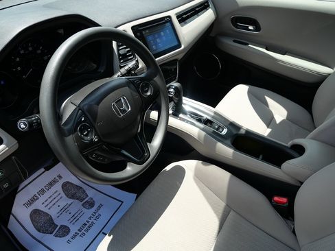 Used 2018 Honda HR-V EX image 12
