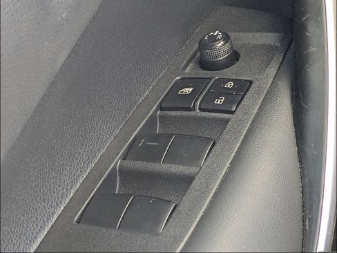 Used 2022 Toyota Corolla SE FWD image 26
