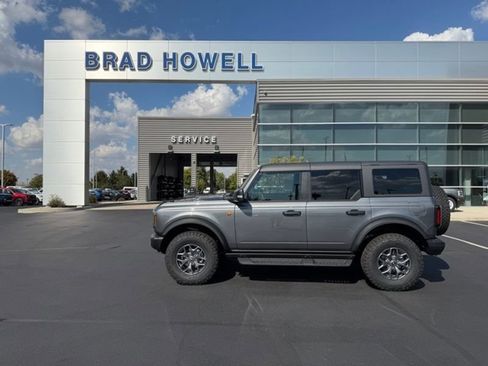 New 2025 Ford Bronco Badlands image 1