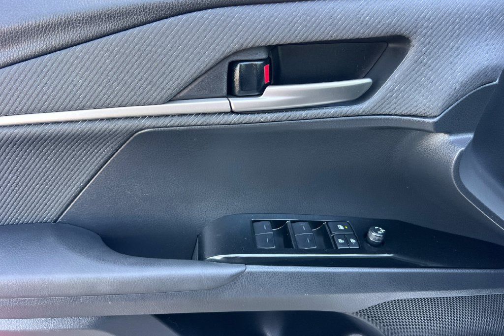 Certified 2025 Toyota Camry SE FWD image 14