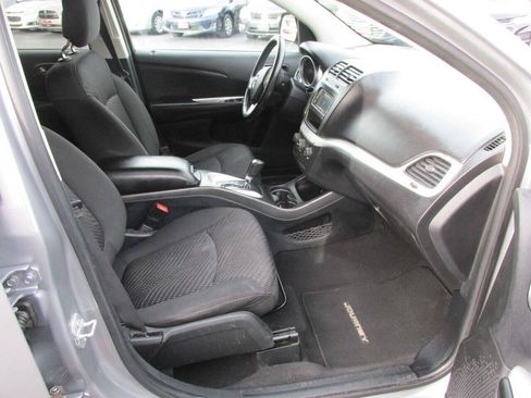 Used 2017 Dodge Journey SE w/ Flexible Seating Group FWD image 28