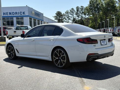 Used 2021 BMW 530e w/ M Sport Package RWD image 10