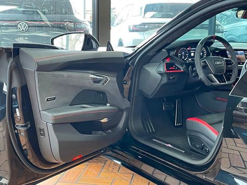 Used 2023 Audi RS e-tron GT image 27