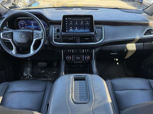 Used 2023 Chevrolet Suburban Z71 w/ Luxury Package image 2